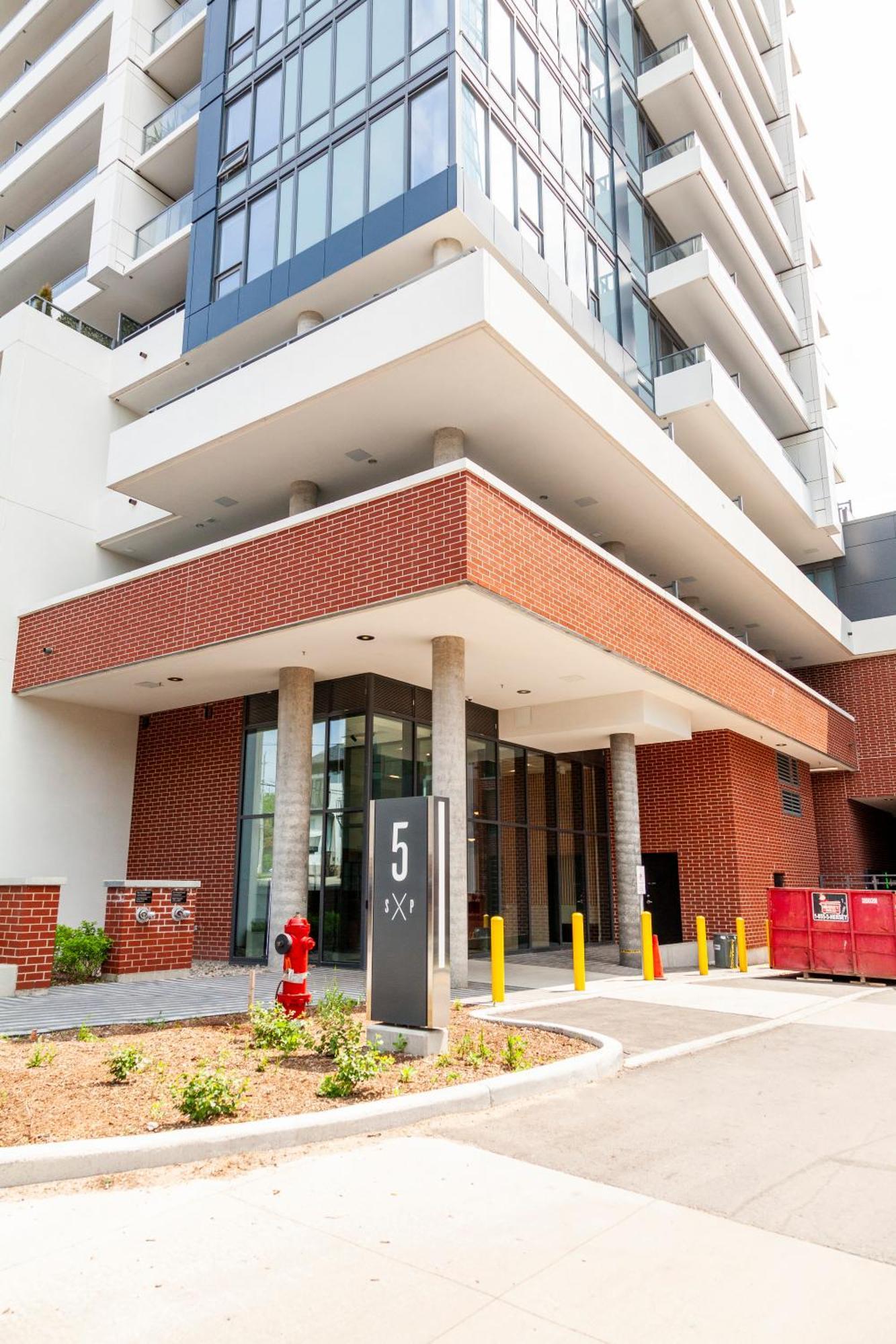 The Laundry Rooms Station Park كيتشنر المظهر الخارجي الصورة