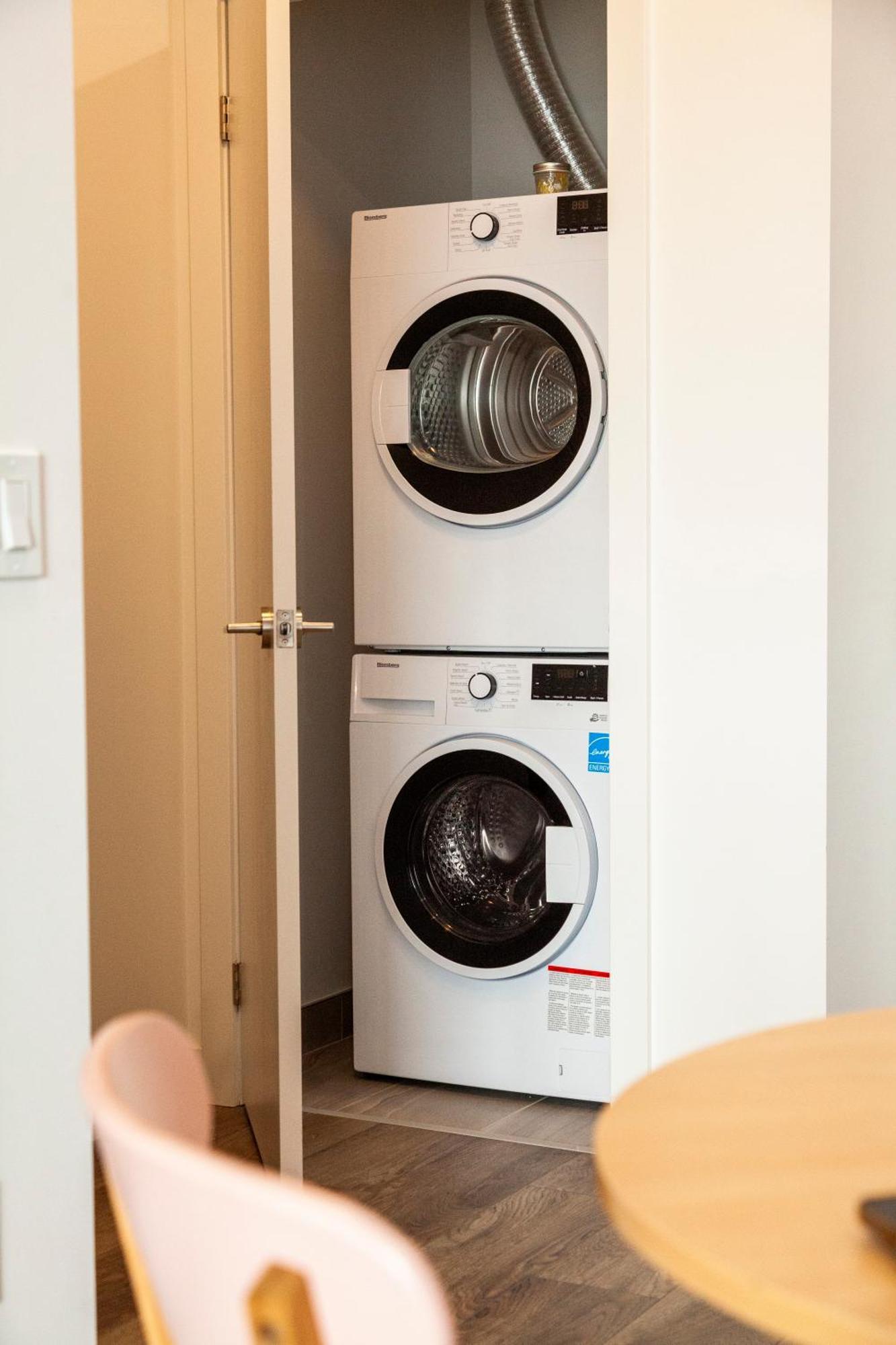 The Laundry Rooms Station Park كيتشنر المظهر الخارجي الصورة